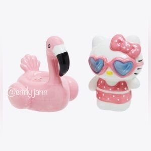 Hello Kitty🎀Salt & Pepper Shakers